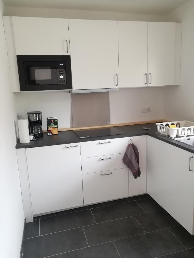 Ehemalige Bibliothek Apartment Fuer 2 Mit Kueche Kamin Netflix Parken Und Hofladen Steinhofel Luaran gambar