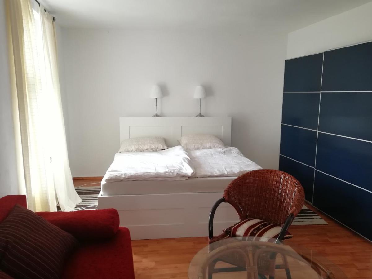Ehemalige Bibliothek Apartment Fuer 2 Mit Kueche Kamin Netflix Parken Und Hofladen Steinhofel Luaran gambar
